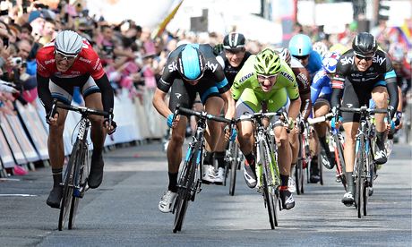 Marcel Kittel, left, surges past to win the third stage of the Giro d'Italia in Dublin's City Centre